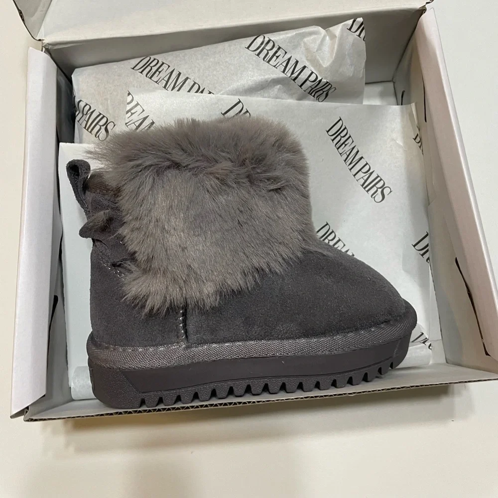 Faux Fur Lined Gray Girls Boots - Size 7
